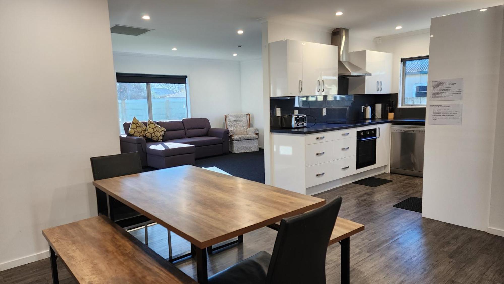 Oaktree Entire Holiday Home, Sleeps 8 To12 Rotorua Luaran gambar