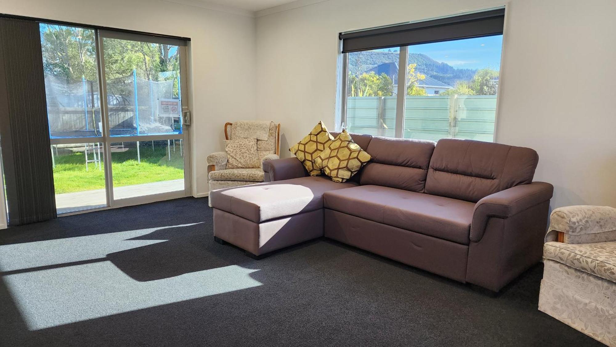 Oaktree Entire Holiday Home, Sleeps 8 To12 Rotorua Luaran gambar