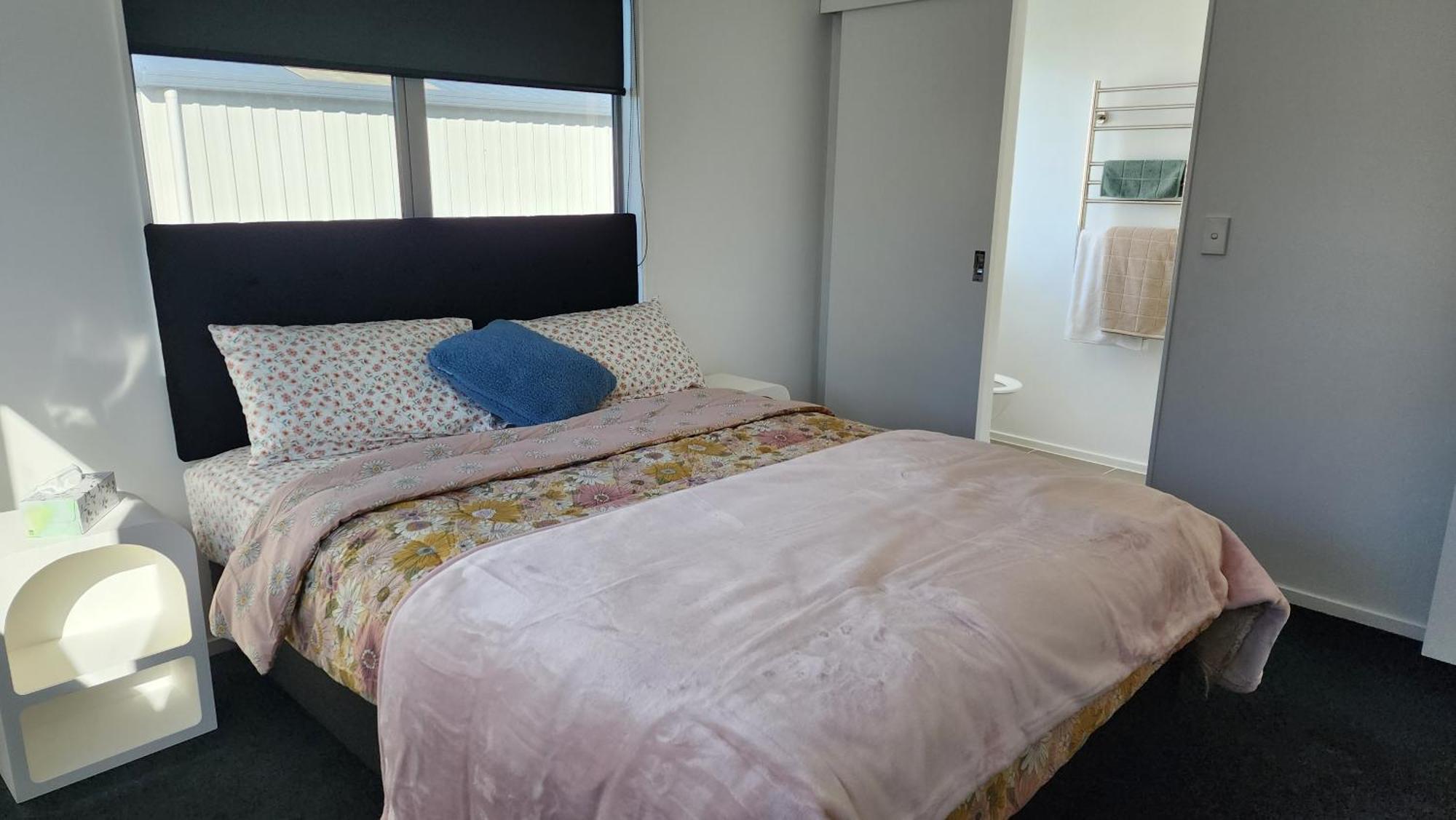 Oaktree Entire Holiday Home, Sleeps 8 To12 Rotorua Luaran gambar