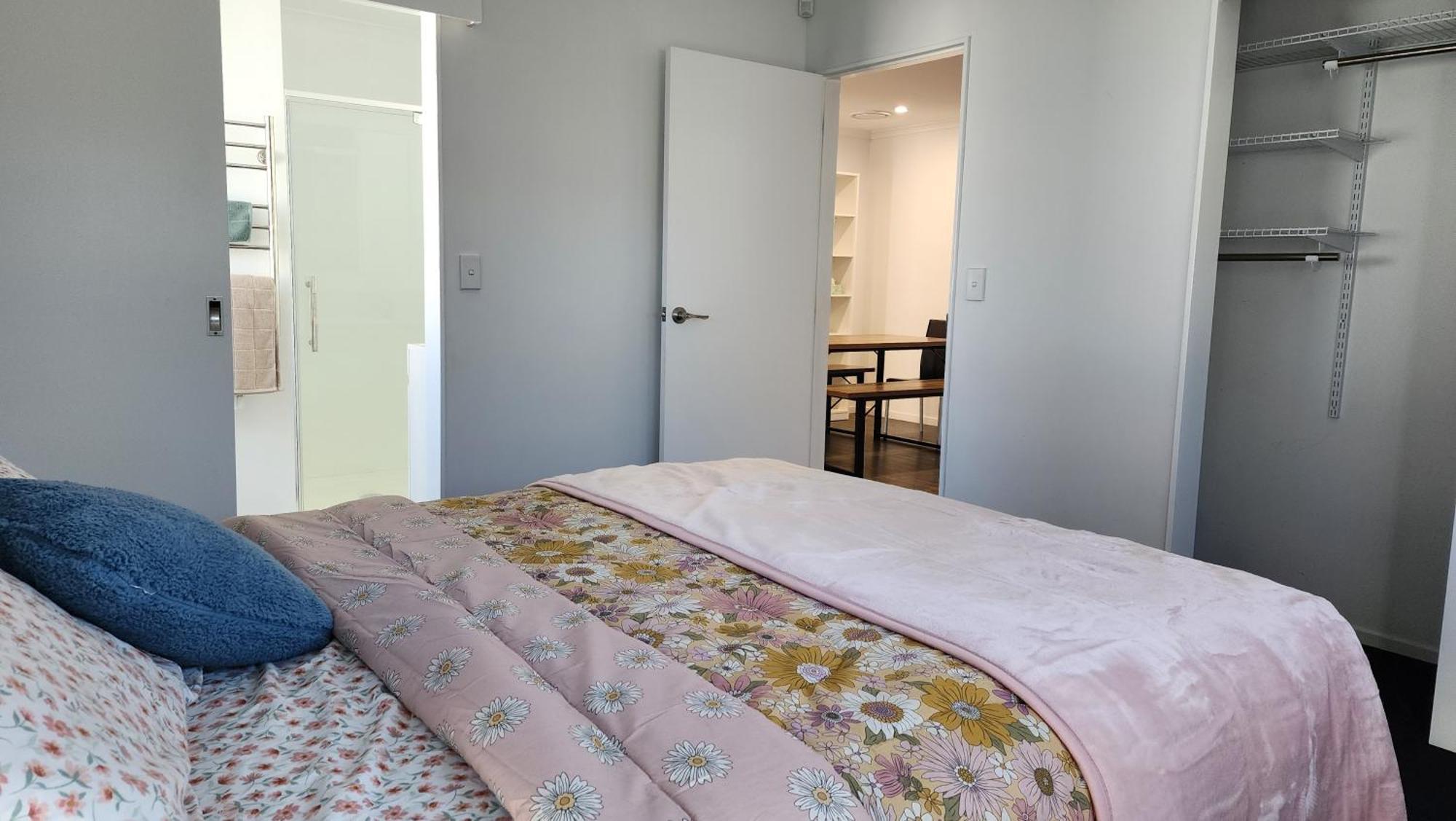 Oaktree Entire Holiday Home, Sleeps 8 To12 Rotorua Luaran gambar